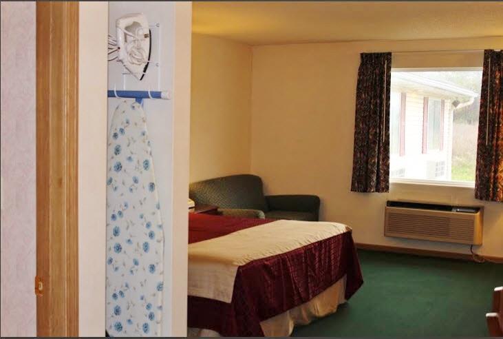 Americas Best Value Inn Knob Noster Quarto foto