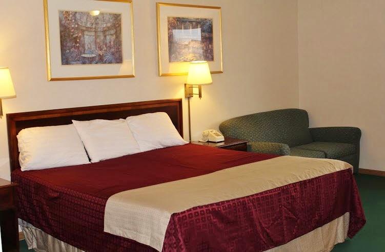 Americas Best Value Inn Knob Noster Quarto foto