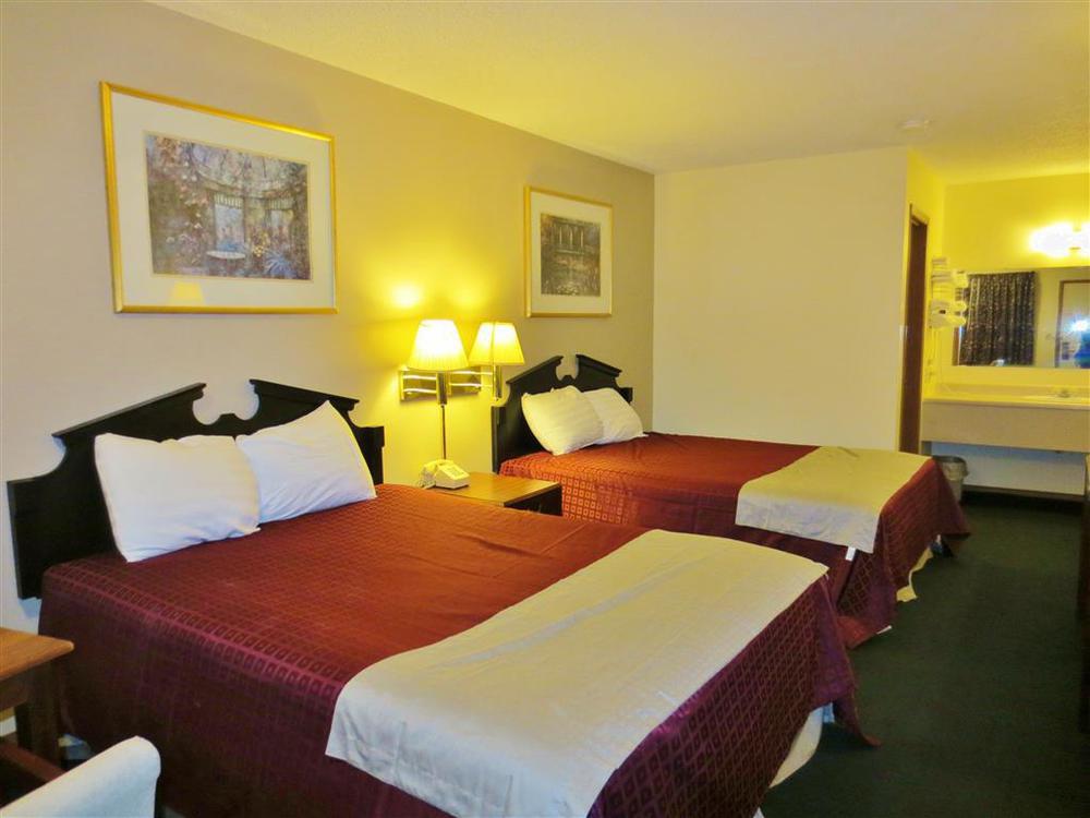 Americas Best Value Inn Knob Noster Quarto foto